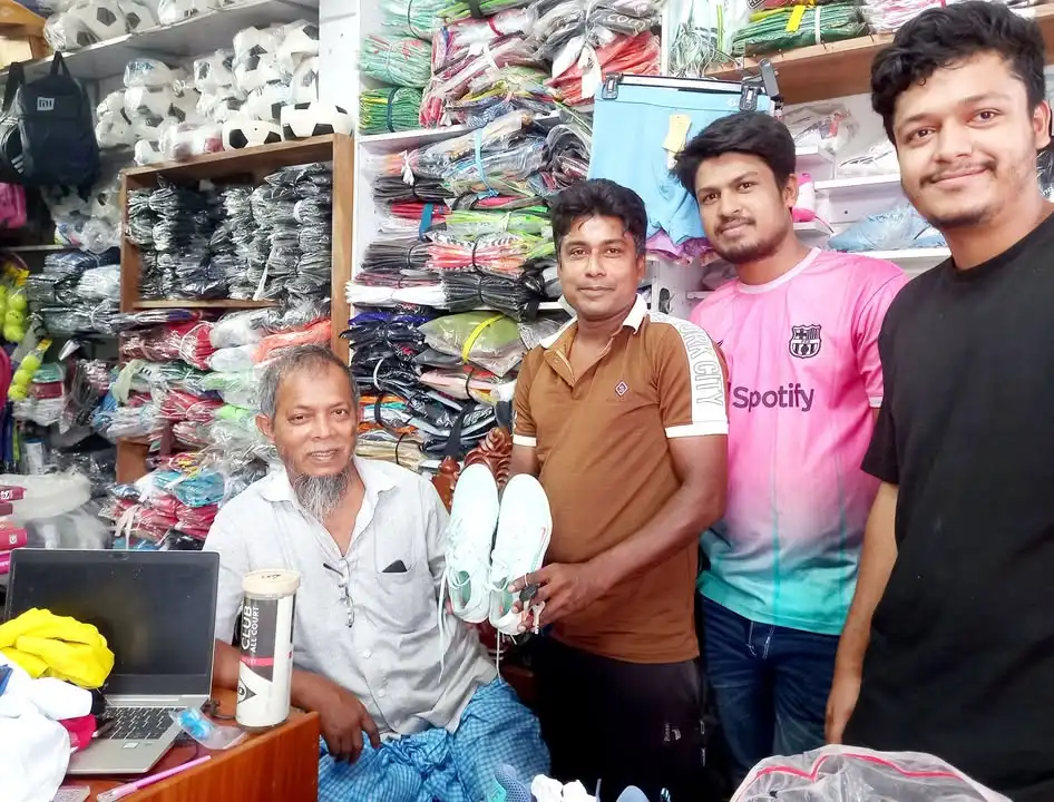 বাংলাদেশ জাতীয় দলের সাবেক ফুটবলার, মোহামেডান আবাহনী সহ দেশের স্বনামধন্য ক্লাবে খেলা ফুটবলার মোঃ শরিফুল ইসলাম আজ আমাদের ...